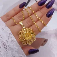 گردنبند گل طرح طلا