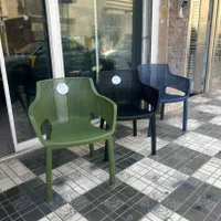 صندلی پلاستیکی مدل تیا میز ناهارخوری