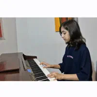 پیانو و ویولن آموزشگاه درجه یک گلسار ۲۰درصد تخفیف