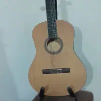 گیتار با پایه