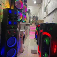 فروشنده وخریدار اسپیکر و باند خانگی