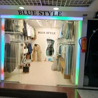 فروشنده (مدل) خانم