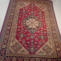 سه تخته فرش با طرح یکسان