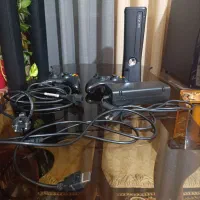 Xbox 360 اسلیم 512گیگ با ۴۰ عدد بازی و دودسته