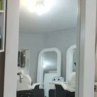 آینه قدی بسیار تمیز