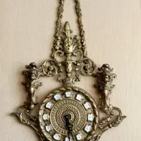 ساعت برنزی سالم