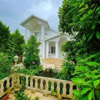 خود-بهشته-نیم-پیلوت-سرسبز-فول-فرنیش-دسترسی-عالی