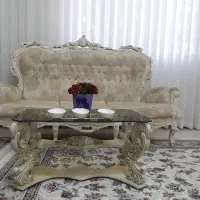 مبل سلطنتی سه نفره با میز وسط