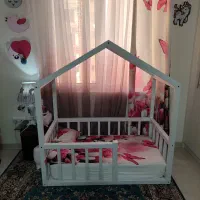 تخت مونتسوری کودک طرح کلبه