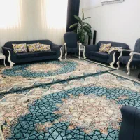 فروش مبل نه نفره همراه با میز وگل میز و پنل پرده