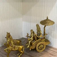 دوتا کالسکه   یک اسب بزرگ  یک اسب کوچیک  یک فیل