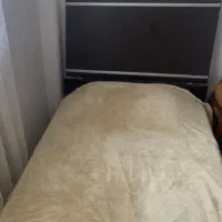 تخت و تشک یک نفره در حد نو