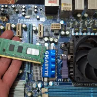 مادربرد ddr3 همراه رم ۴ گیگ و cpu با فن خنک کننده
