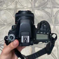دوربین کنون ۸۰ دی