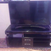 میز تلویزیون شیشه