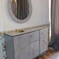 آینه کنسول تمیز تمیز