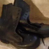 چندتا پوتین سربازی