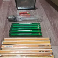 تعدادی لامپ مدادی ، لامپ گلخانه ، پروژکتور