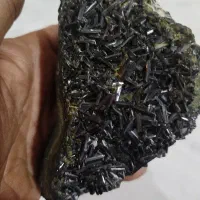 سنگ انتیک وبا ارزش زمردی سبز