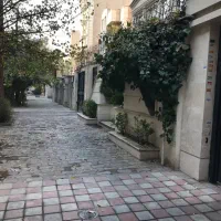 ۲۰۰ متر با ۳ طبقه بنا