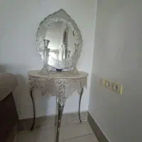 آیینه و کنسول
