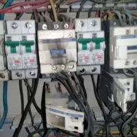 مونتاژو راه اندازی تابلوهای برق تکفاز و سه فاز