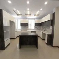 ۸۱متر/۲خواب/۱ساله/بالای‌بلورسازی/فول