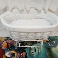 گهواره وتخت کنار مادر