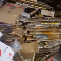 ضایعات آهن پلاستیک کارتن درب منزل