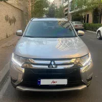 میتسوبیشی اوتلندر ۲۰۱۷ تیپ۳