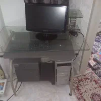 میز تحریر و کامپیتر