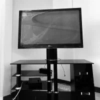 تلویزیون LCD پلاسما LG 42 اینچ و میز تلوزیون