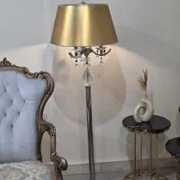 آباژور ایستاده