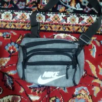 یک عدد کیف کمری  برزنت نایکی