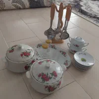 چینی گل سرخ در حد نو