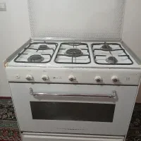 گاز طرح فر سفید رنگ..سالم و تمیز در حدنونو