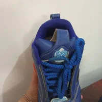 کتونی رنگ آبی