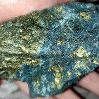 سنگ کالکوپیریت و پیریت