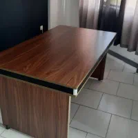میز کنفرانس اداری