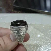 انگشتر نقره دستاز و تسبیح عقیق اصل یمنی و خراسانی