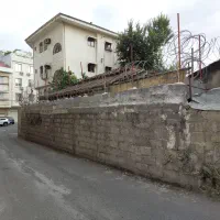 زمین-وسط-شهر