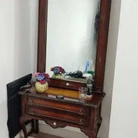 آیینه و کنسول