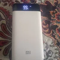 پاور بانک و گوشی طرح ایفون