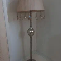 آباژور ایستاده