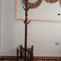 چوب لباسی ایستاده قدیمی