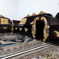 یک دست مبل هفت نفره همراه با عسلی