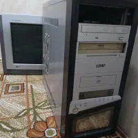 کامپیوتر وتلوزیونش