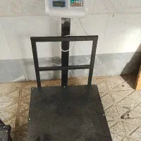 دو عدد باسکول 700 و 500 کیلو اکبند