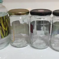 شیشه ترشی خیارشور تمیز و شسته