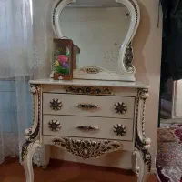 آیینه و کنسول